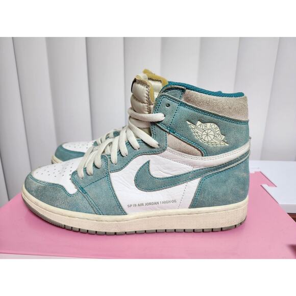 Size 10- Jordan 1 Retro OG High‎ Turbo Green 555088-311 - Picture 1 of 9